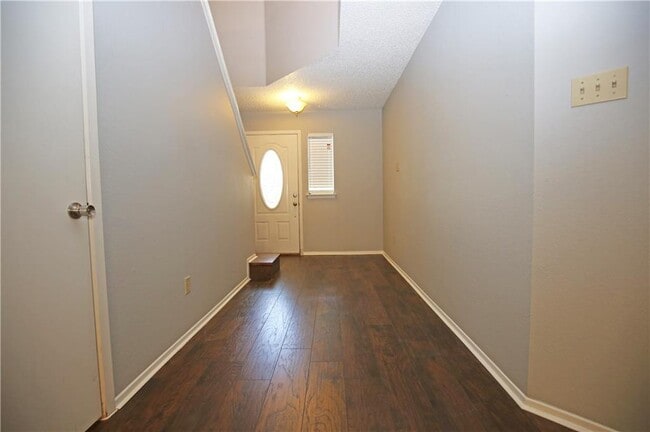 Building Photo - 12903 Humphrey Dr