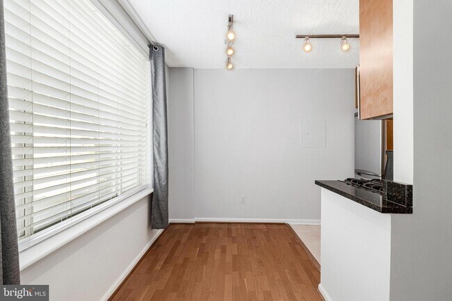 Building Photo - 1730 Arlington Blvd