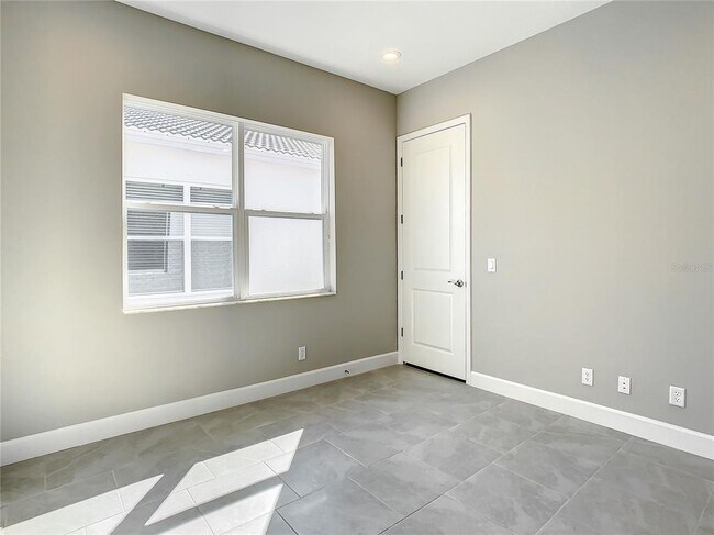 Building Photo - 4861 Sevilla Shores Dr