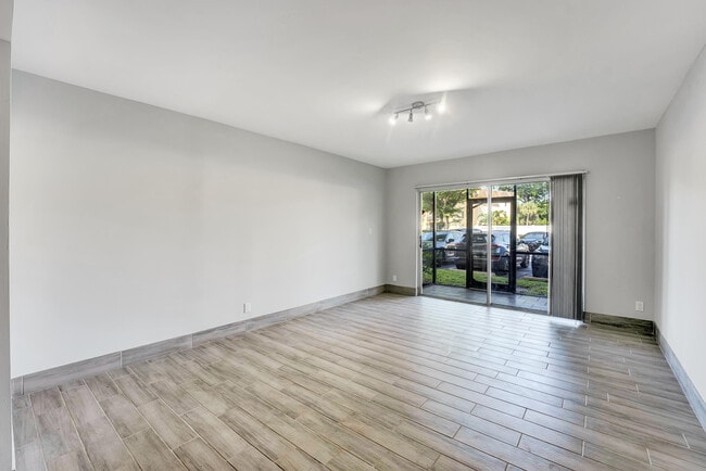 Building Photo - 480 NW 20th St