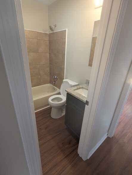 Building Photo - 210 E Maine Ave