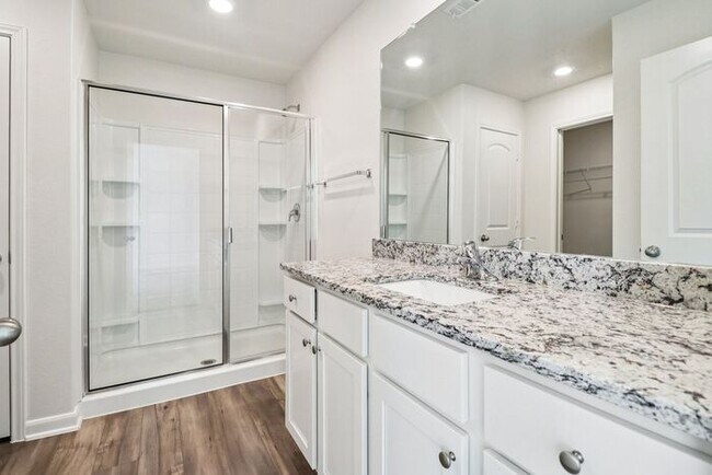 Building Photo - 520 Trinity Trl