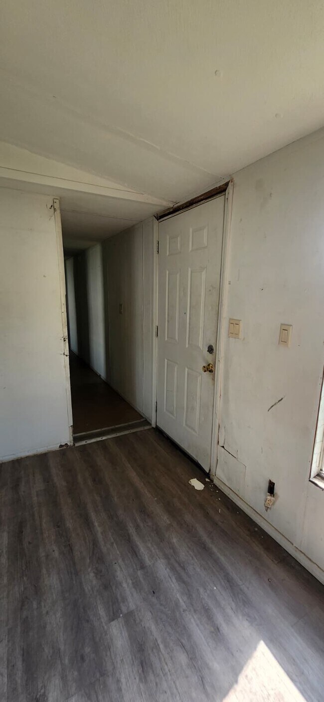 Building Photo - 8364 Cedar St