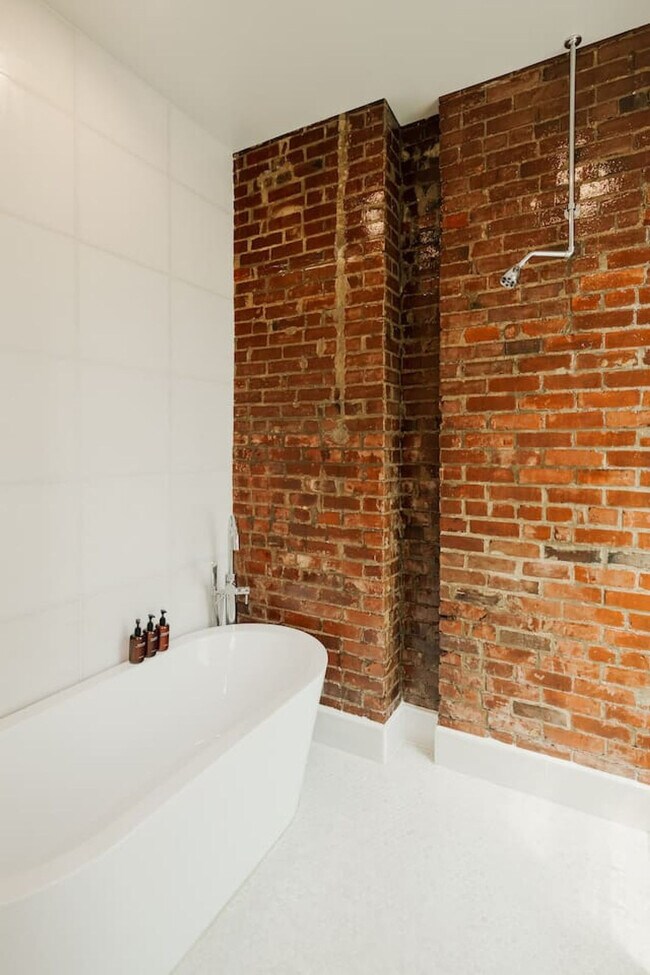 Building Photo - 1201 Jackson St