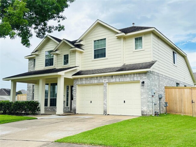 Building Photo - 1803 Stoneleigh Ct