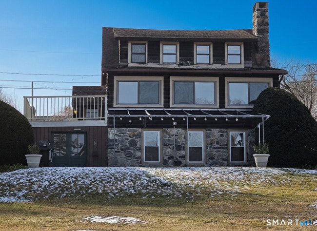 Building Photo - 23 Cedar Dr