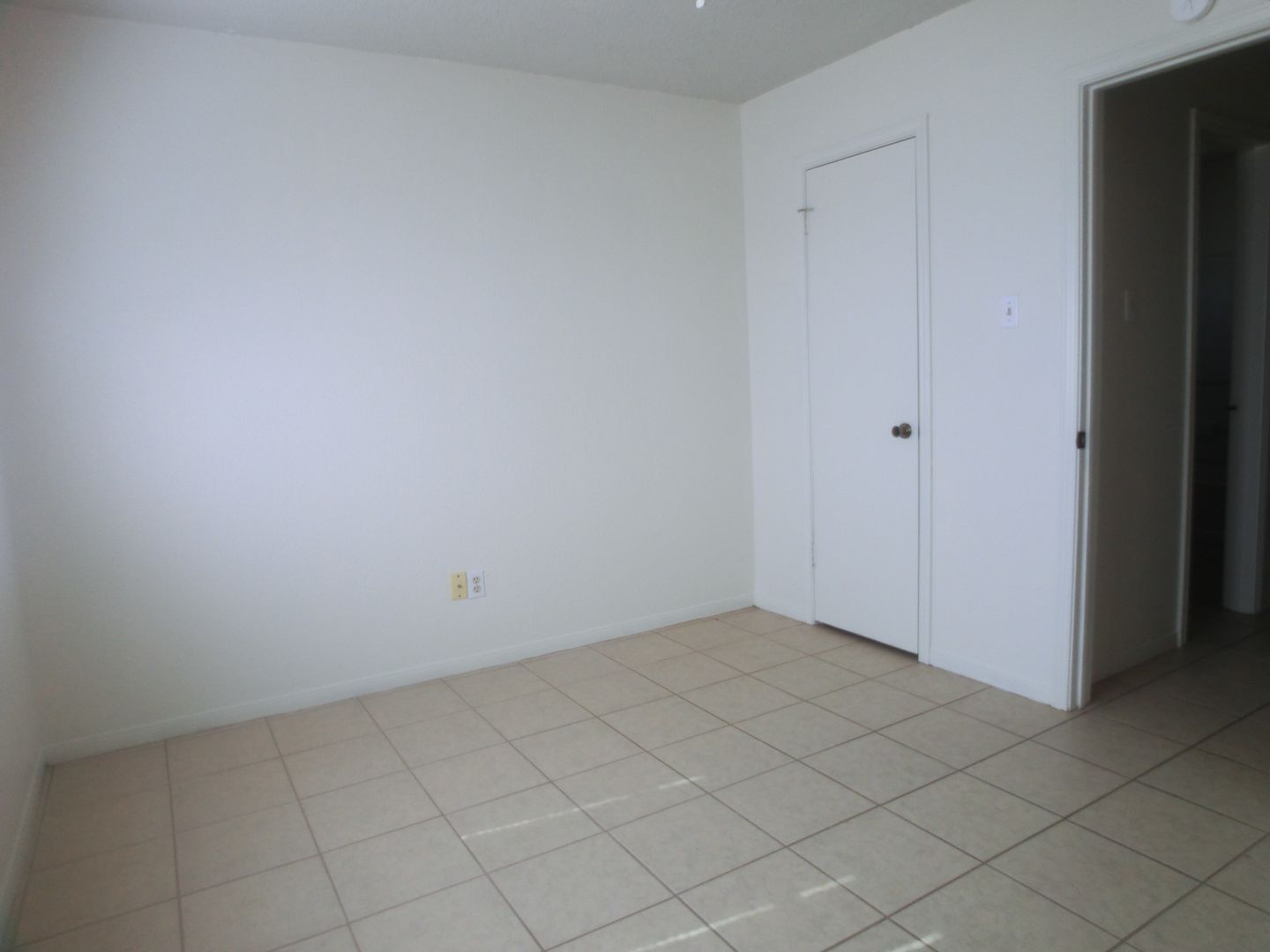 Building Photo - 302 Sorrell Dr