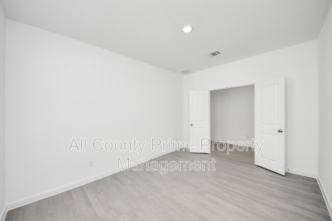 Building Photo - 3029 Avenida Sonoma Dr