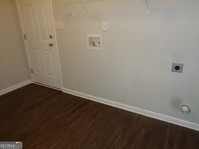 Building Photo - 629 Senoia Rd