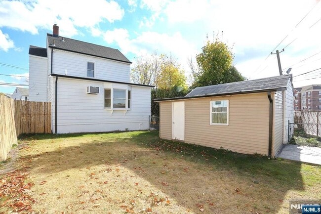 Building Photo - 7-09-9 Campbell Rd