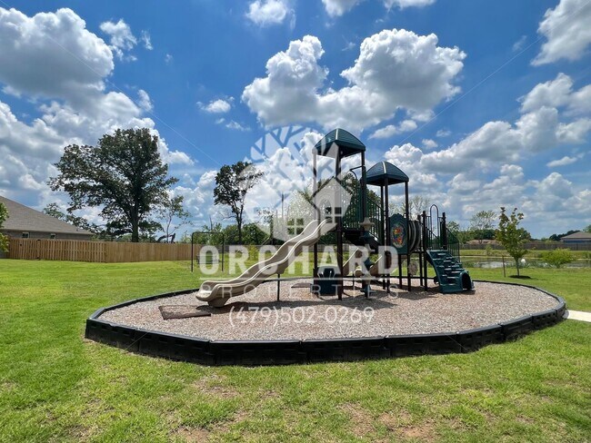 Building Photo - 383 N Cloudy Loop
