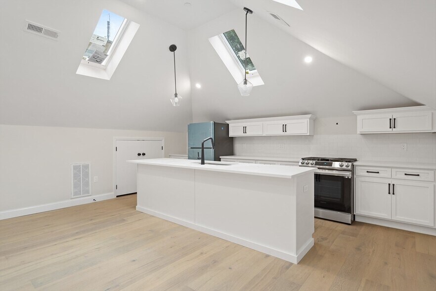 Primary Photo - 57 Nottinghill Rd