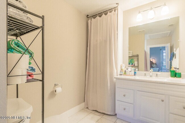 Building Photo - 909 Talbot Ave