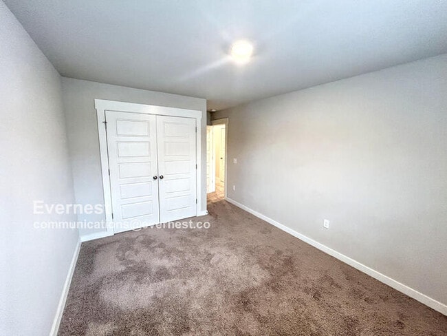 Building Photo - 549 Swanholme Dr