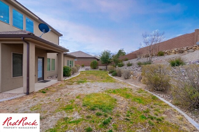 Building Photo - 4 Bedroom Spacious St. George Home with Large Backyard