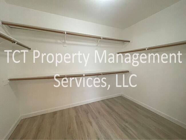 Building Photo - Stunning 4 Bedroom with Desert View!