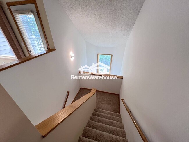 Building Photo - 2852 Kenwood Isles Dr