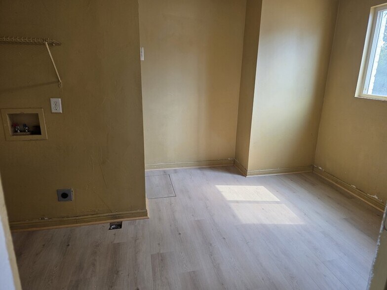 Building Photo - 5041 S 4420 W