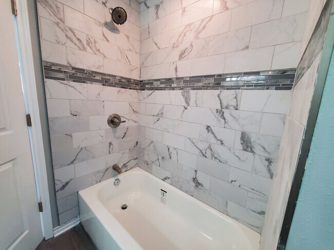 Building Photo - Charming 4 bedroom, 2 bath home AVAILABLE NOW!