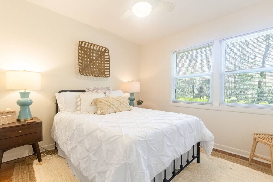 Building Photo - 318 SW 27th St