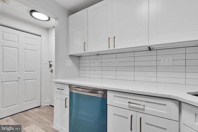 Building Photo - 1322 15th St NW
