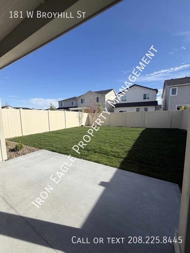 Building Photo - 181 W Broyhill St