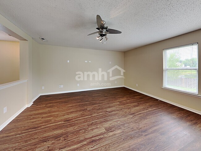 Building Photo - 527 Runnymede Ct