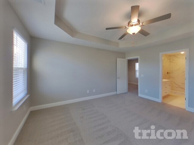 Building Photo - 716 Cedar Ln