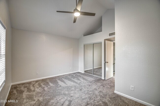 Building Photo - 4901 E Kelton Ln