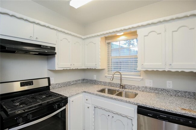 Building Photo - 1153 Elmhurst St