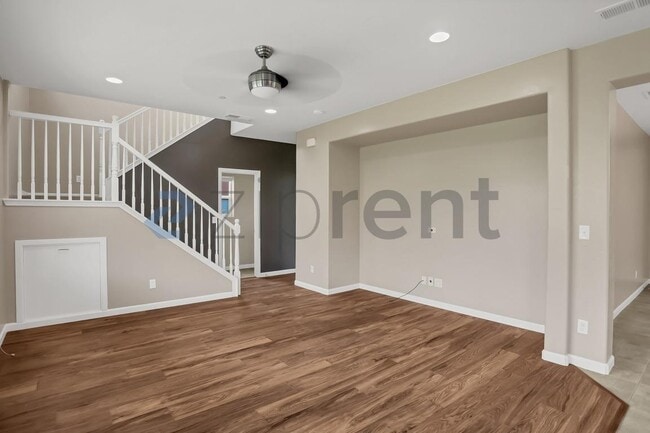 Building Photo - Unit
