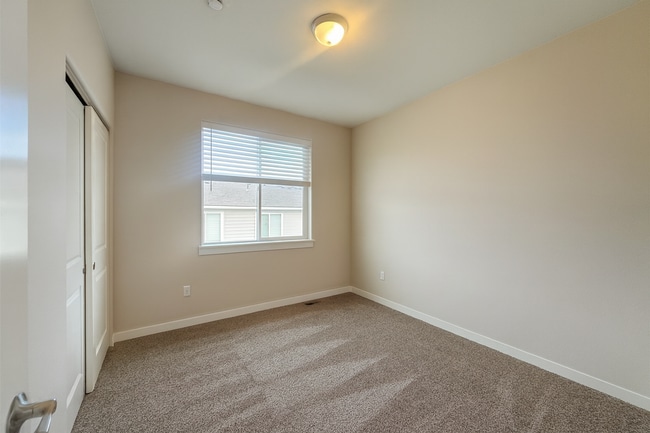 Building Photo - ENHANCED PRICE FOR QUICK MOVE IN!