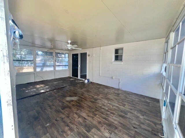 Building Photo - 113 Lake Villa Way