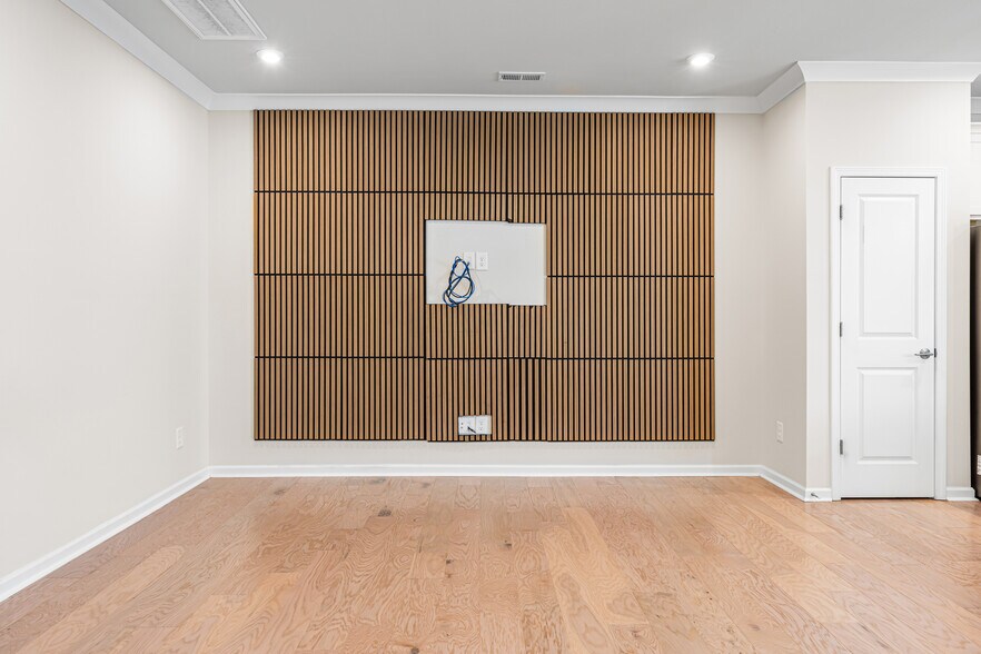Building Photo - 529 Madison Falls Ct