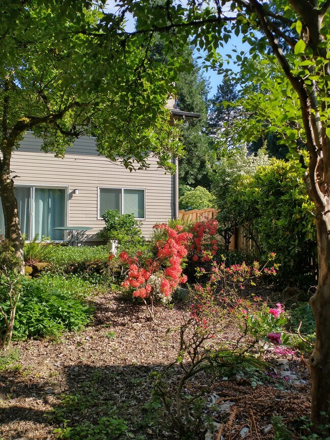 Private entrance - 2979 SW Stanley Ct