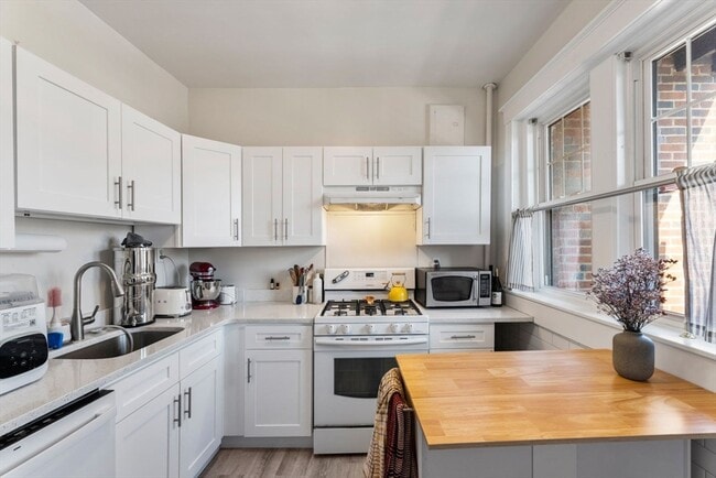 Building Photo - 401 Washington St