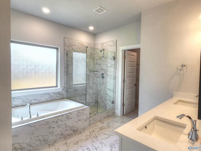 Building Photo - 102 Mississippi St