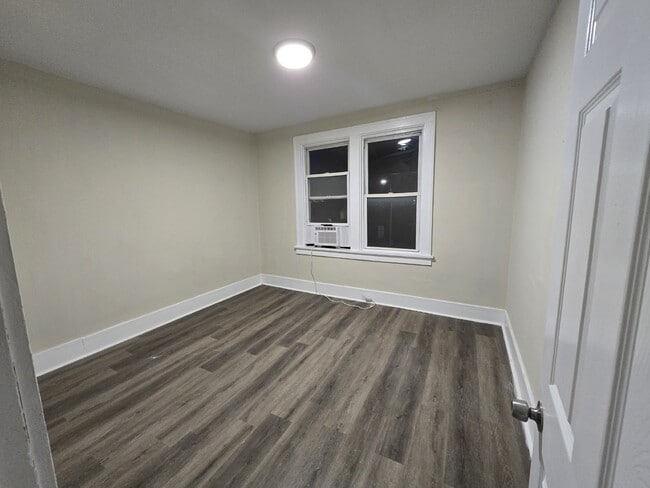 Building Photo - 7707 Vermont Ave