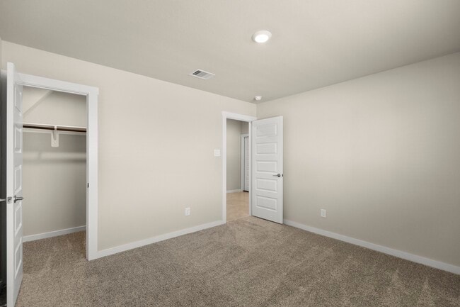 Building Photo - 3915 Sparkman Ln