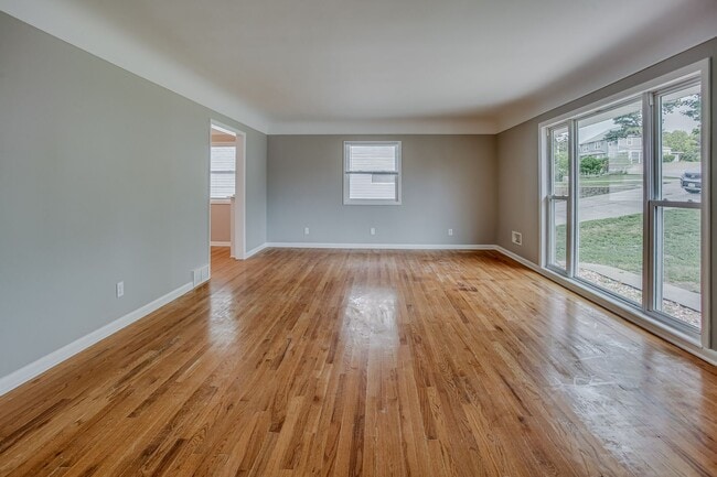 Building Photo - 7071 Izard St
