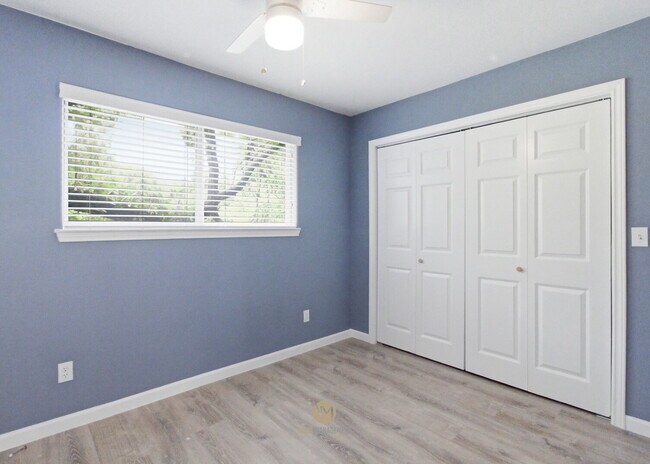 Building Photo - 3-bedroom, 2-bath home nestled in the Rolling Hills subdivision in Canyon Lake