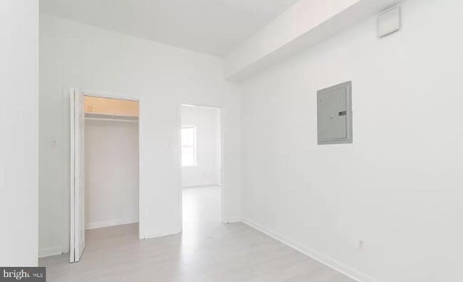 Building Photo - 2606 W Girard Ave