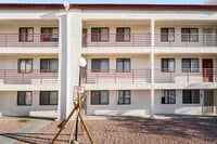 Building Photo - Modern & Inviting Second-Floor Retreat in Central Las Vegas