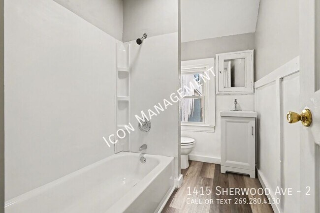 Building Photo - 1415 Sherwood Ave