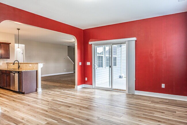 Building Photo - 216 Tipperary St