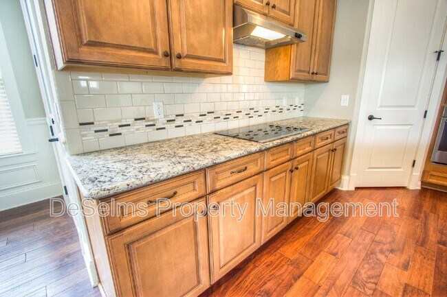 Building Photo - 3125 Hazelton Dr