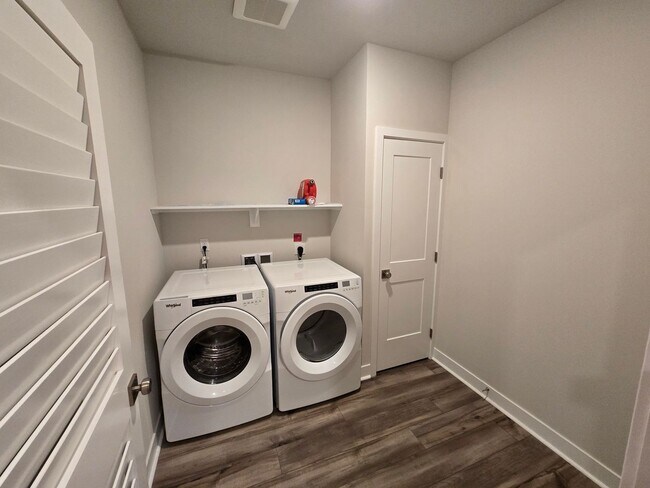 Building Photo - One Bedroom with Office