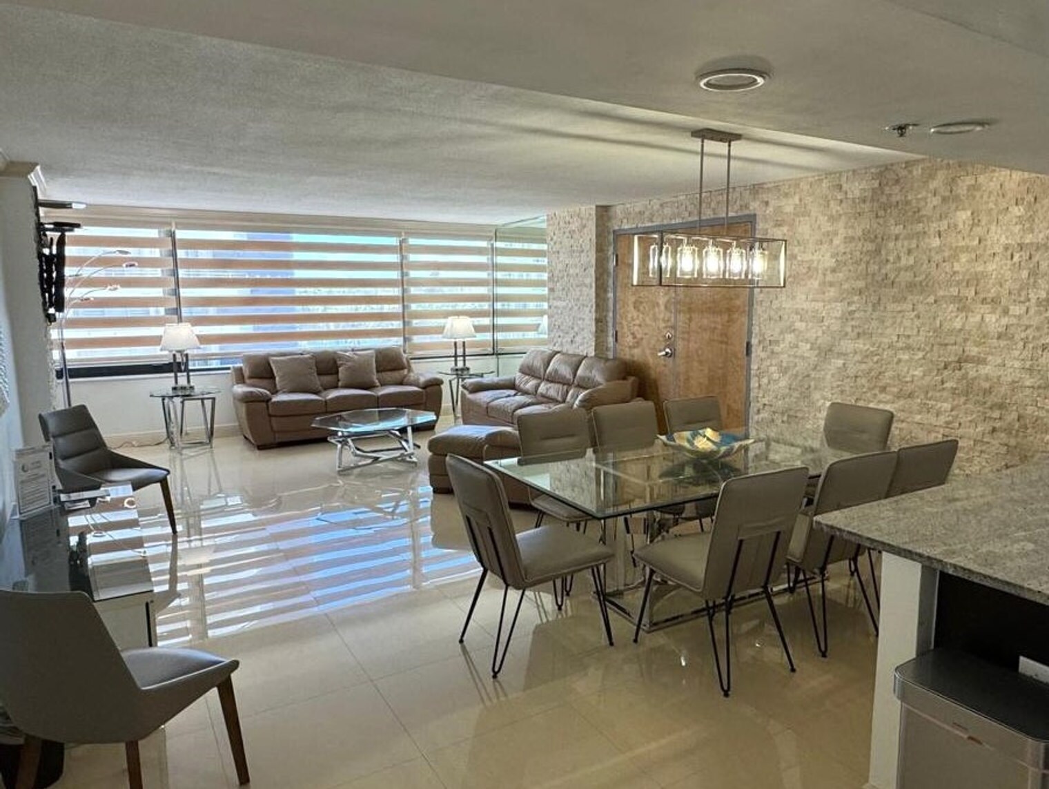 Building Photo - 5225 Collins Ave