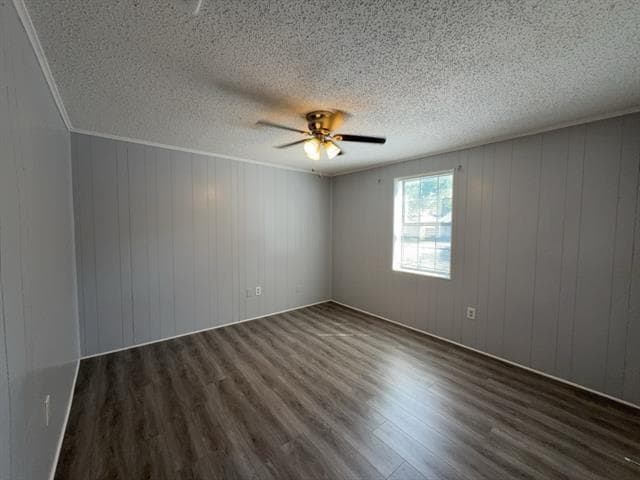 Building Photo - 1611 Voirin Rd