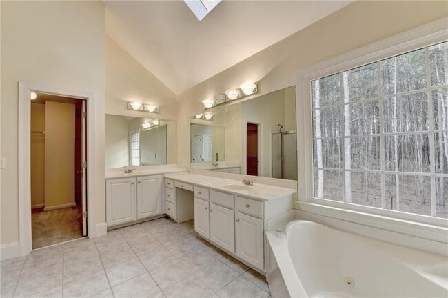 Building Photo - 11140 Donnington Dr